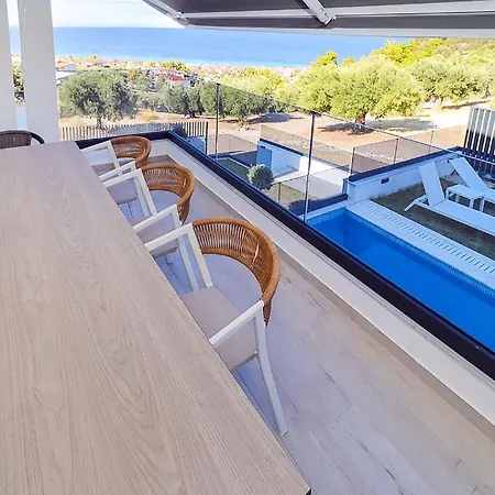 Villa Maximus Luxury *