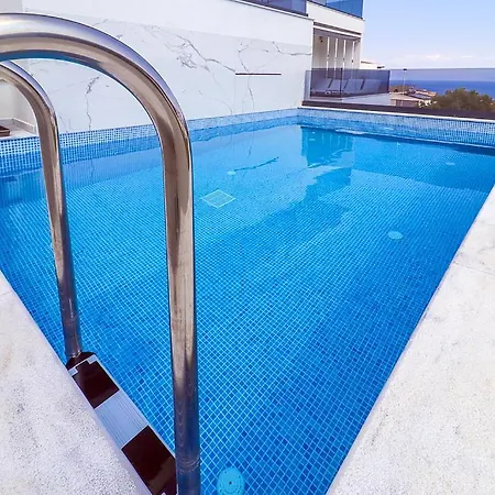 Villa Maximus Luxury *